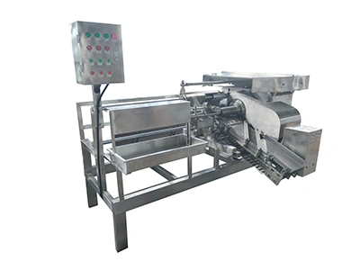 Machine d'épluchage et d'évidage